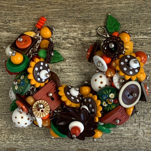 Hand Crafted Jewelry - Vintage Artisan OOAK 90s Fall Flower Floral Gardening Button Bead Charm Bracelet